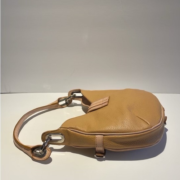 Guia’s genuine leather shoulder/hand bag. - Picture 5 of 10